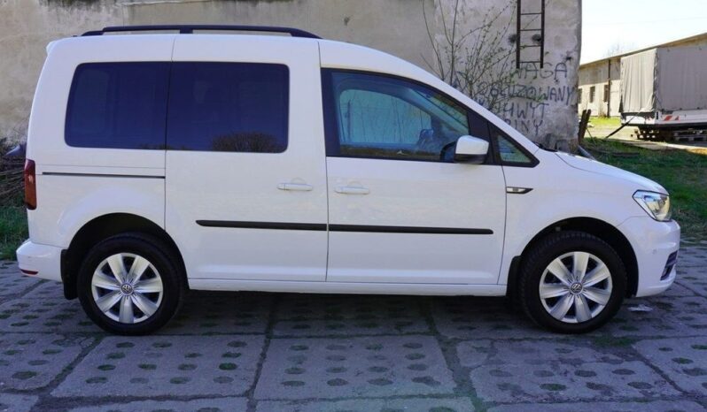VOLKSWAGEN Caddy | 4×4 (doł. automatycznie) | Manualna | 122 KM | Biały full