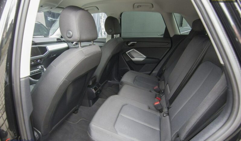 Audi Q3 | FWD (przód) | Automatyczna | 150 KM | Czarny full