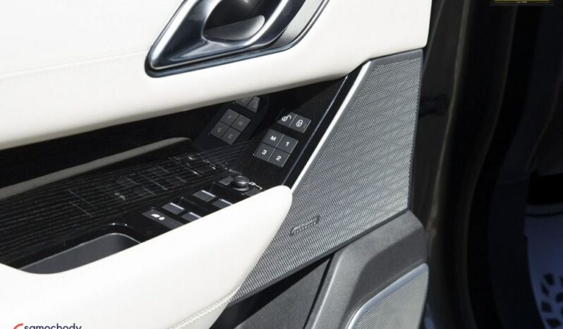 LAND ROVER Range Rover Velar | 4×4 (doł. automatycznie) | Automatyczna | 300 KM | Szary full
