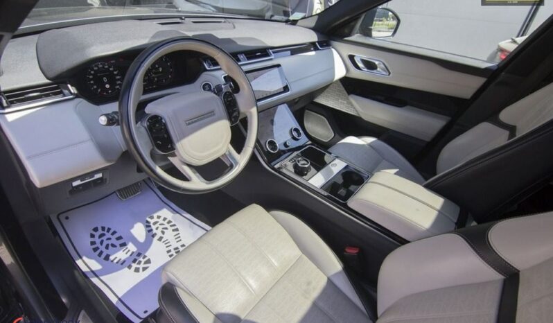 LAND ROVER Range Rover Velar | 4×4 (doł. automatycznie) | Automatyczna | 300 KM | Szary full