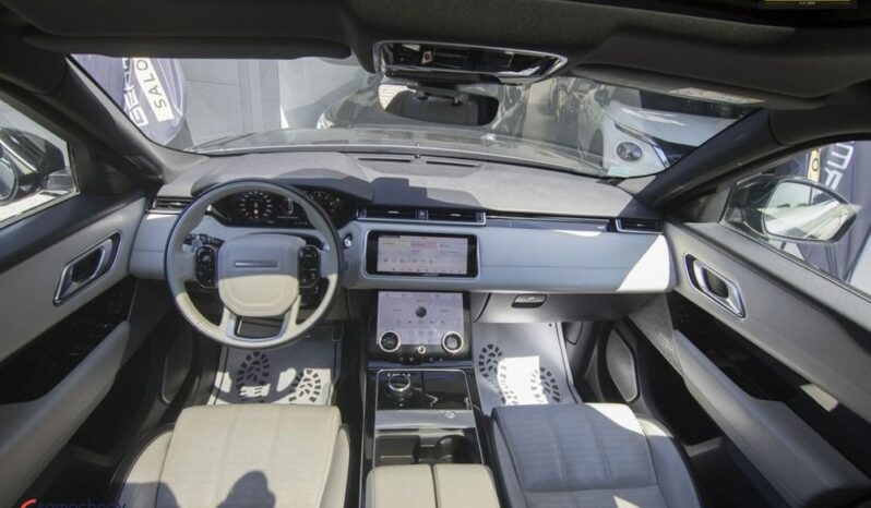 LAND ROVER Range Rover Velar | 4×4 (doł. automatycznie) | Automatyczna | 300 KM | Szary full