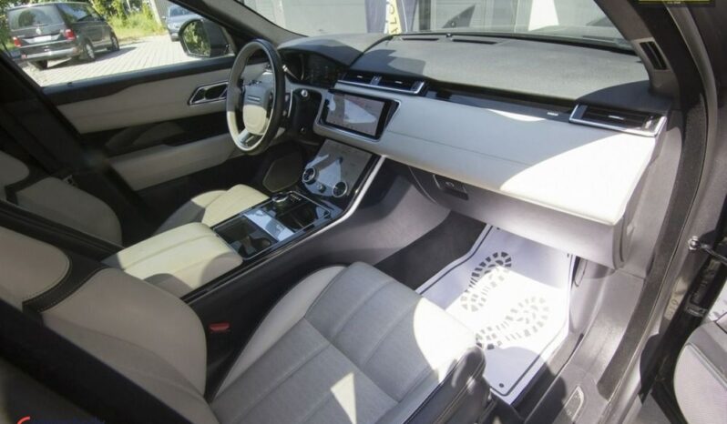LAND ROVER Range Rover Velar | 4×4 (doł. automatycznie) | Automatyczna | 300 KM | Szary full