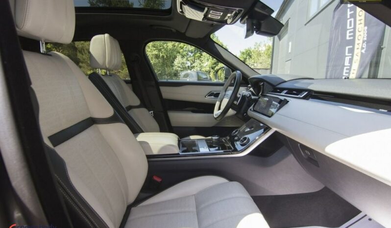 LAND ROVER Range Rover Velar | 4×4 (doł. automatycznie) | Automatyczna | 300 KM | Szary full