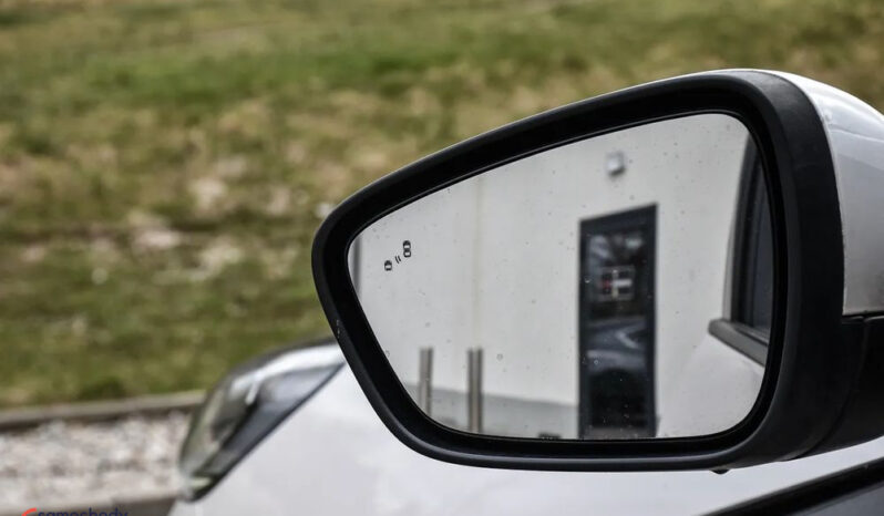 FORD Kuga  | FWD (przód) | Manualna | 150 KM | Biały full