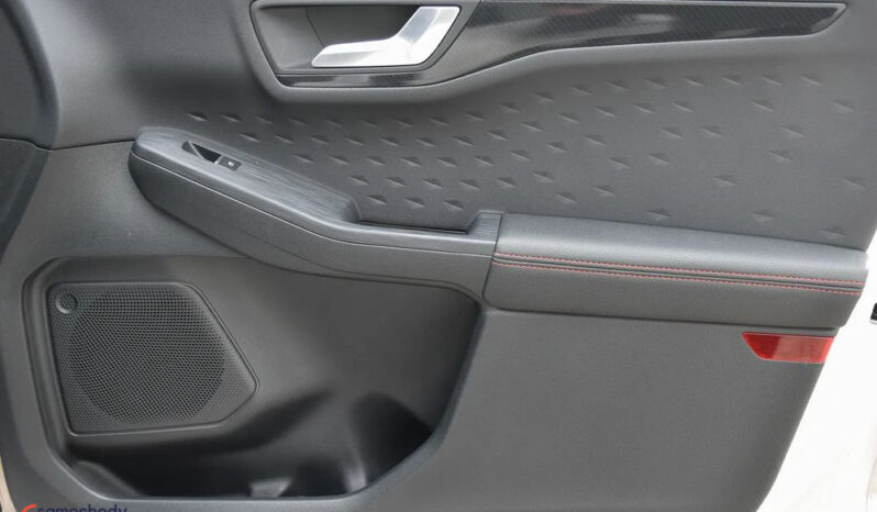 FORD Kuga  | FWD (przód) | Manualna | 150 KM | Biały full
