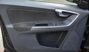 VOLVO XC 60 | FWD (przód) | Automatyczna | 190 KM | Czarny full