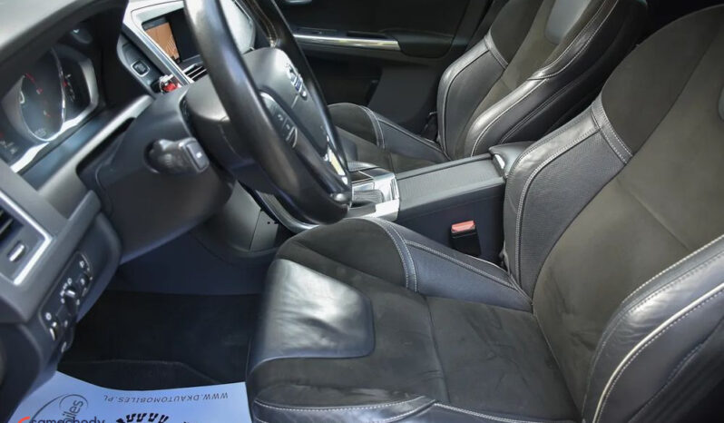 VOLVO XC 60 | FWD (przód) | Automatyczna | 190 KM | Czarny full