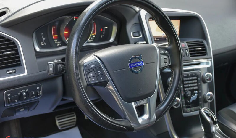 VOLVO XC 60 | FWD (przód) | Automatyczna | 190 KM | Czarny full