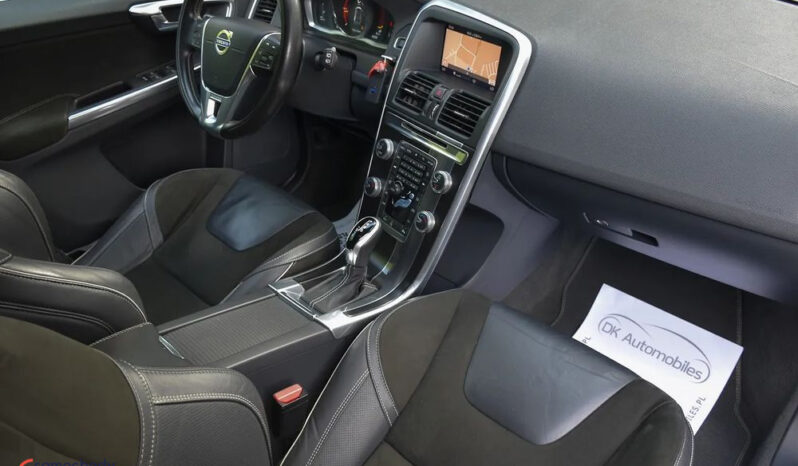 VOLVO XC 60 | FWD (przód) | Automatyczna | 190 KM | Czarny full