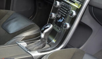 VOLVO XC 60 | FWD (przód) | Automatyczna | 190 KM | Czarny full