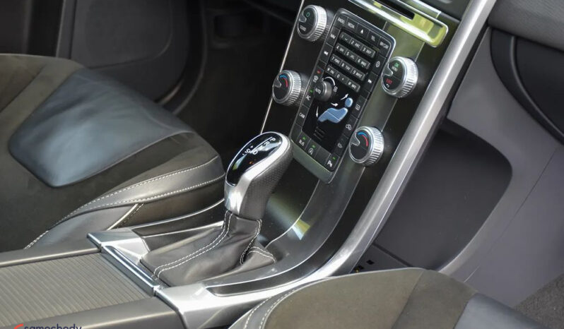 VOLVO XC 60 | FWD (przód) | Automatyczna | 190 KM | Czarny full