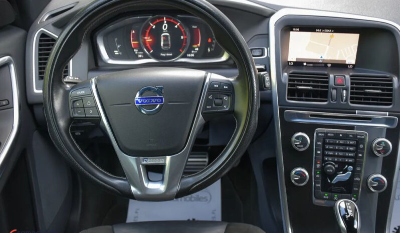 VOLVO XC 60 | FWD (przód) | Automatyczna | 190 KM | Czarny full