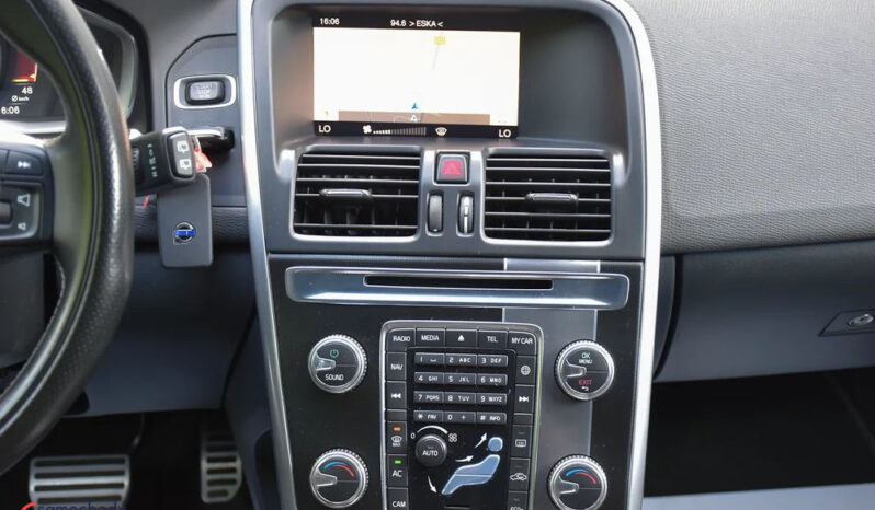 VOLVO XC 60 | FWD (przód) | Automatyczna | 190 KM | Czarny full