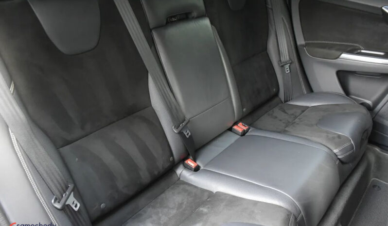 VOLVO XC 60 | FWD (przód) | Automatyczna | 190 KM | Czarny full