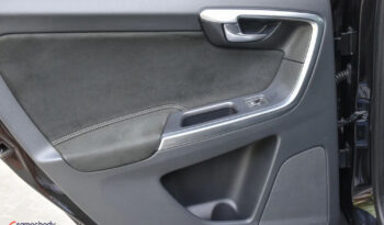 VOLVO XC 60 | FWD (przód) | Automatyczna | 190 KM | Czarny full