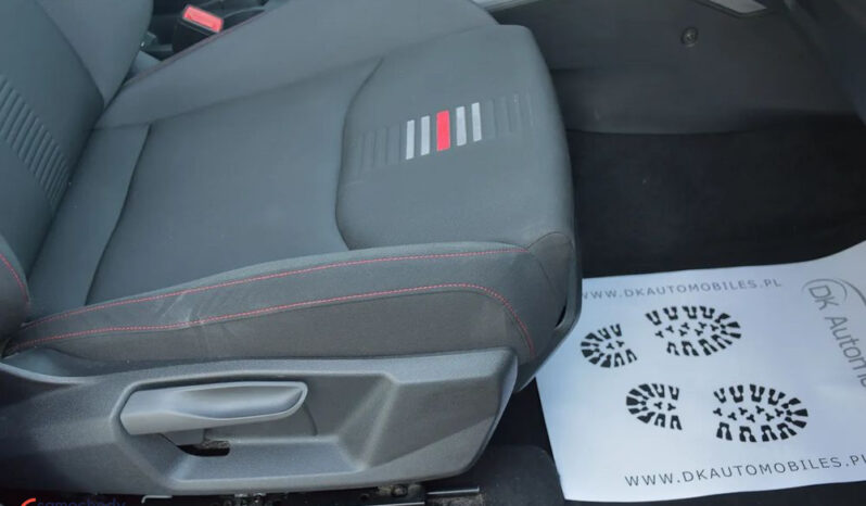 SEAT Arona  | FWD (przód) | Manualna | 150 KM | Niebieski full