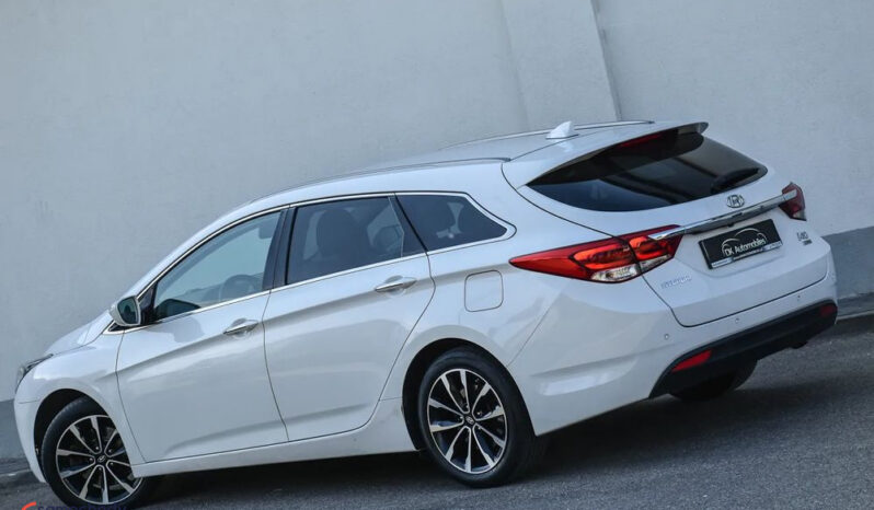HYUNDAI i40  | FWD (przód) | Manualna | 116 KM | Biały full