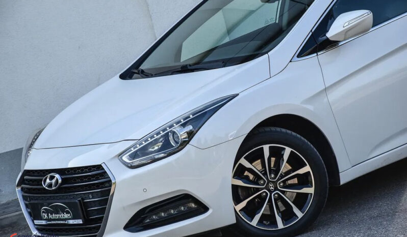 HYUNDAI i40  | FWD (przód) | Manualna | 116 KM | Biały full