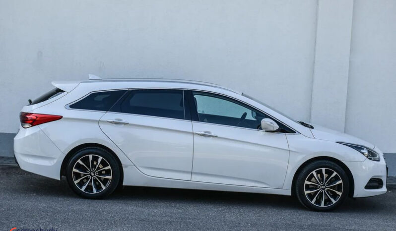 HYUNDAI i40  | FWD (przód) | Manualna | 116 KM | Biały full