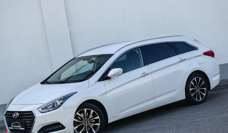 HYUNDAI i40  | FWD (przód) | Manualna | 116 KM | Biały full