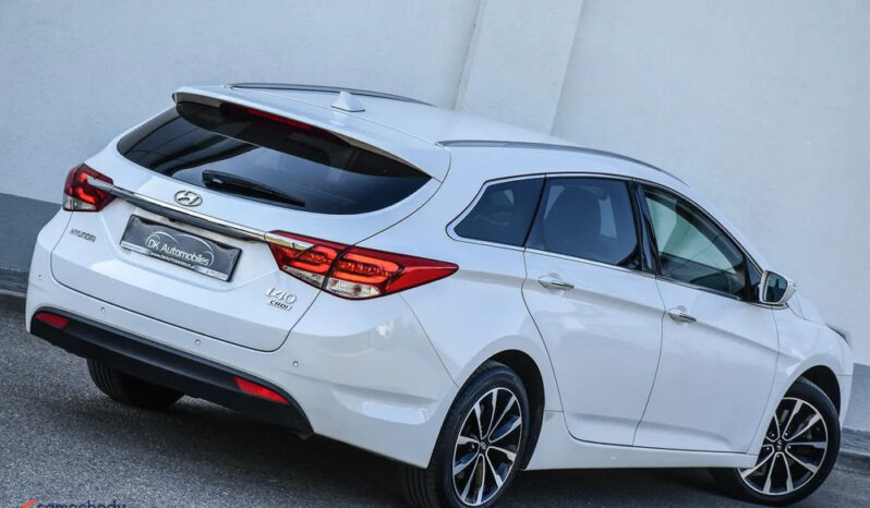 HYUNDAI i40  | FWD (przód) | Manualna | 116 KM | Biały full