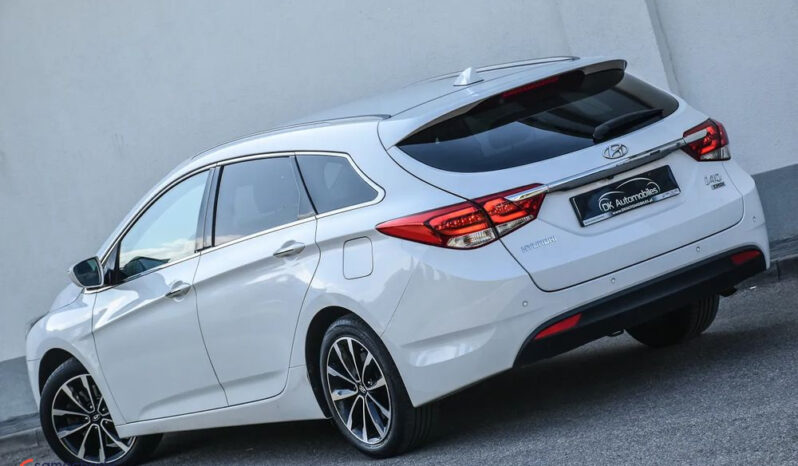 HYUNDAI i40  | FWD (przód) | Manualna | 116 KM | Biały full