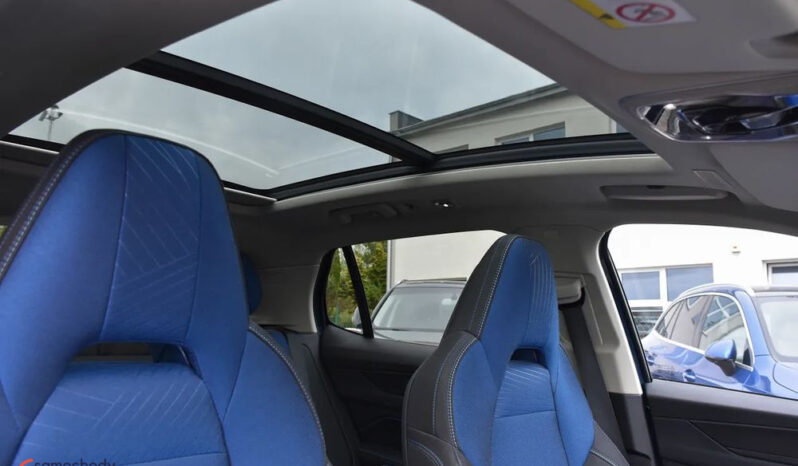 VOLVO XC 60 | FWD (przód) | Automatyczna | 261 KM | Niebieski full