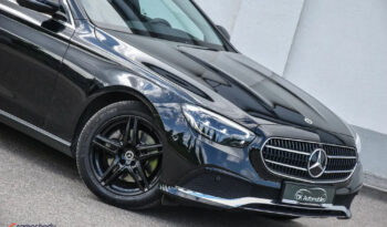 MERCEDES-BENZ Klasa E | 4×4 (stały) | Automatyczna | 195 KM | Czarny full