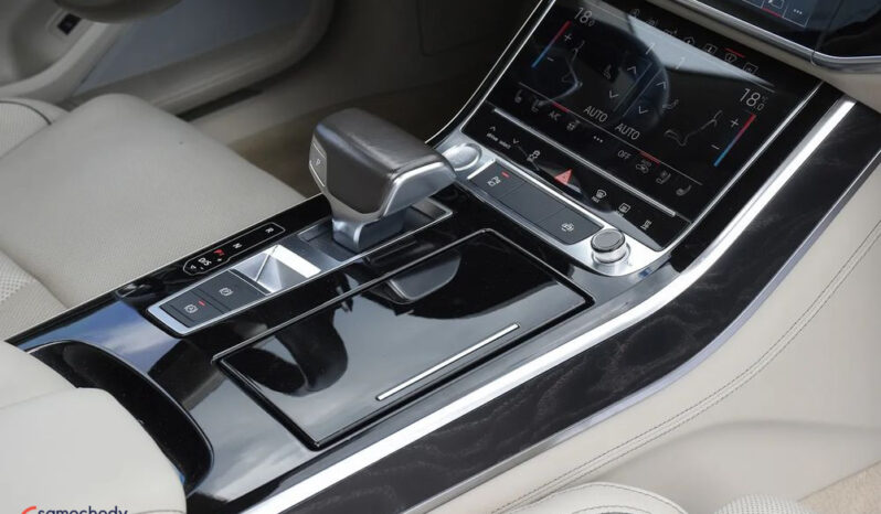 AUDI A8  | 4×4 (stały) | Automatyczna | 286 KM | Czarny full