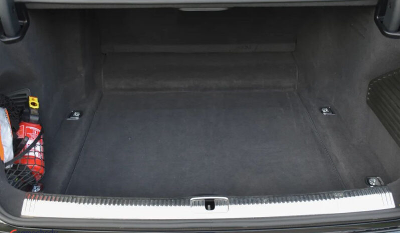 AUDI A8  | 4×4 (stały) | Automatyczna | 286 KM | Czarny full