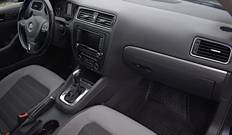 Volkswagen Jetta | FWD (przód) | Automatyczna | 105 KM | Czarny full