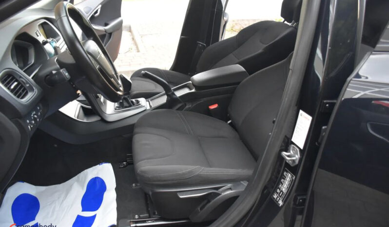 VOLVO V40  | FWD (przód) | Manualna | 150 KM | Czarny full