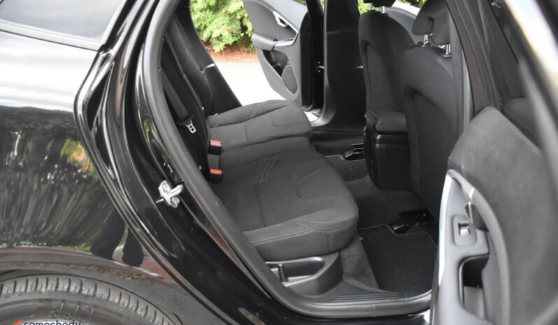 VOLVO V40  | FWD (przód) | Manualna | 150 KM | Czarny full