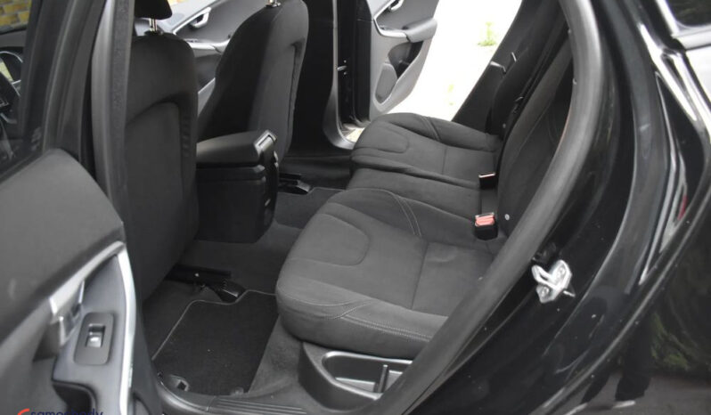 VOLVO V40  | FWD (przód) | Manualna | 150 KM | Czarny full