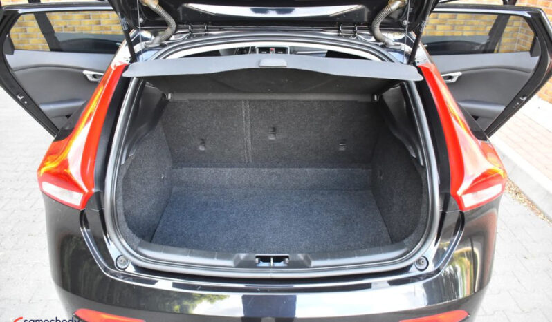 VOLVO V40  | FWD (przód) | Manualna | 150 KM | Czarny full