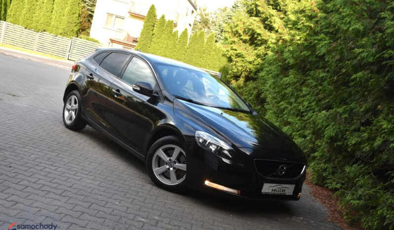 VOLVO V40  | FWD (przód) | Manualna | 150 KM | Czarny full