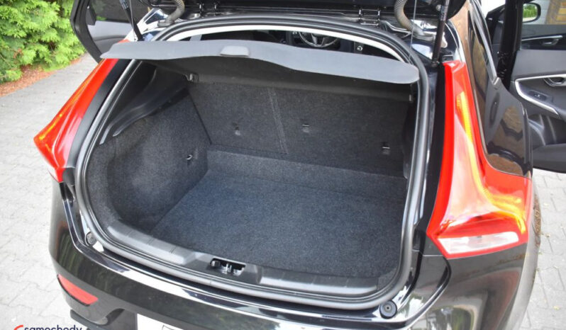VOLVO V40  | FWD (przód) | Manualna | 150 KM | Czarny full