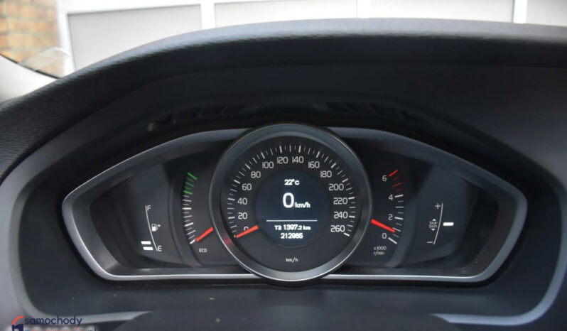 VOLVO V40  | FWD (przód) | Manualna | 150 KM | Czarny full