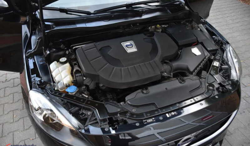 VOLVO V40  | FWD (przód) | Manualna | 150 KM | Czarny full