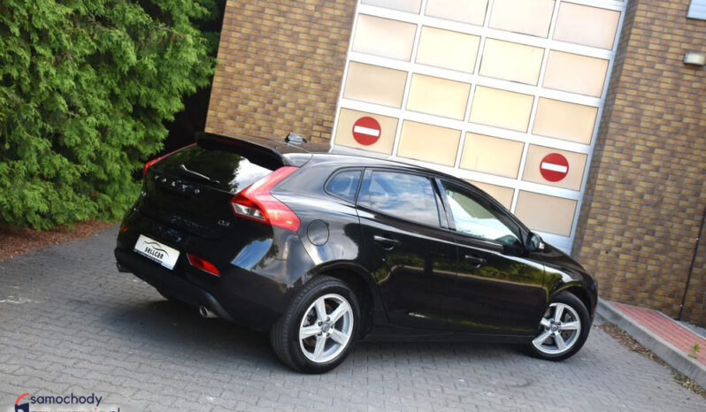 VOLVO V40  | FWD (przód) | Manualna | 150 KM | Czarny full