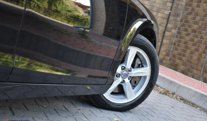 VOLVO V40  | FWD (przód) | Manualna | 150 KM | Czarny full