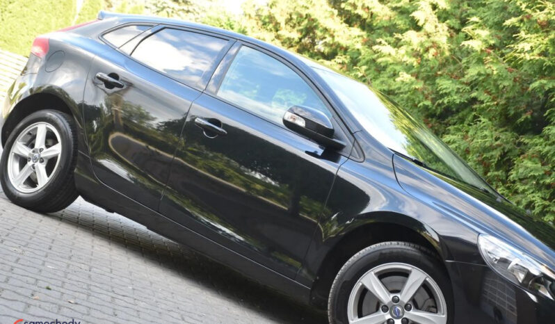 VOLVO V40  | FWD (przód) | Manualna | 150 KM | Czarny full