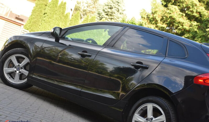 VOLVO V40  | FWD (przód) | Manualna | 150 KM | Czarny full