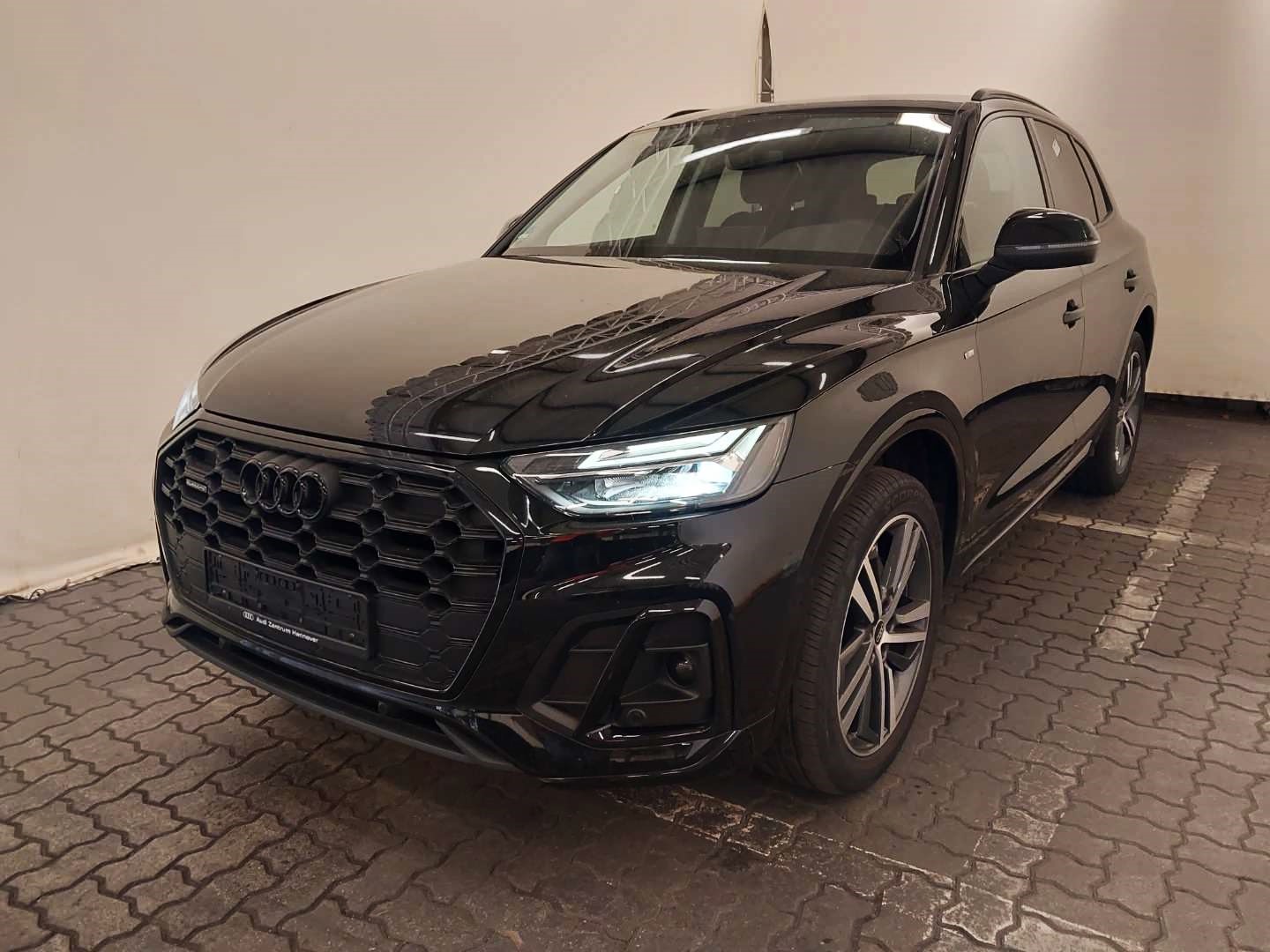 Audi Q5  | 2023 | 204 Km | 1968Cm3 | Czarny