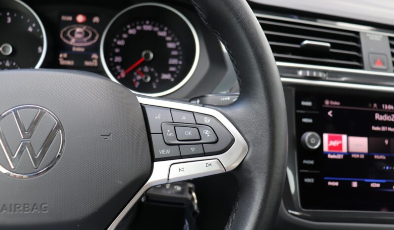 VOLKSWAGEN Tiguan  | 2021 | 150 KM | 1968cm3 | Srebrny full