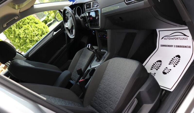 VOLKSWAGEN Tiguan  | 2021 | 150 KM | 1968cm3 | Srebrny full