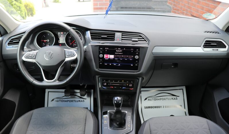VOLKSWAGEN Tiguan  | 2021 | 150 KM | 1968cm3 | Srebrny full
