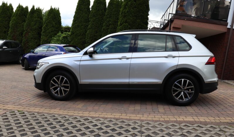 VOLKSWAGEN Tiguan  | 2021 | 150 KM | 1968cm3 | Srebrny full
