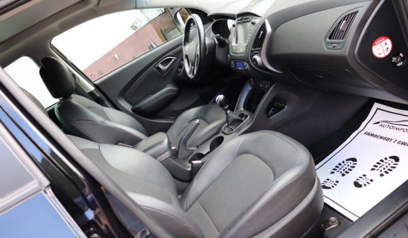 HYUNDAI ix35  | 2015 | 115 KM | 1685cm3 | Czarny full