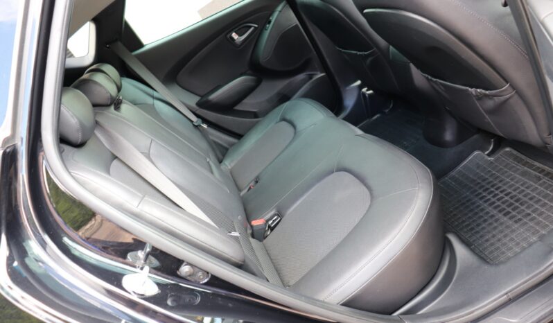 HYUNDAI ix35  | 2015 | 115 KM | 1685cm3 | Czarny full